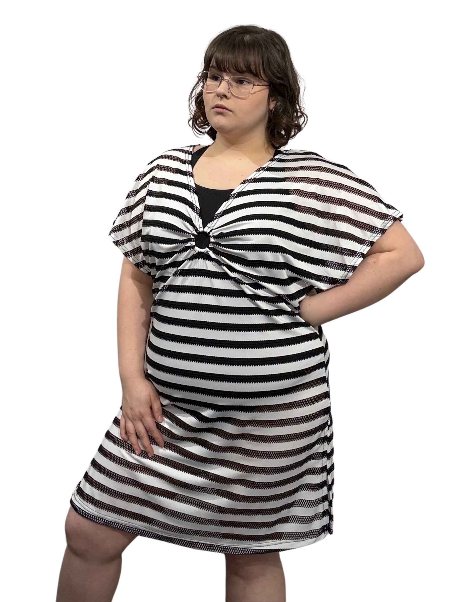 Cache Maillot Fishnet Bay Manche Courte Taille Plus (Noir & Blanc) de Cover Me