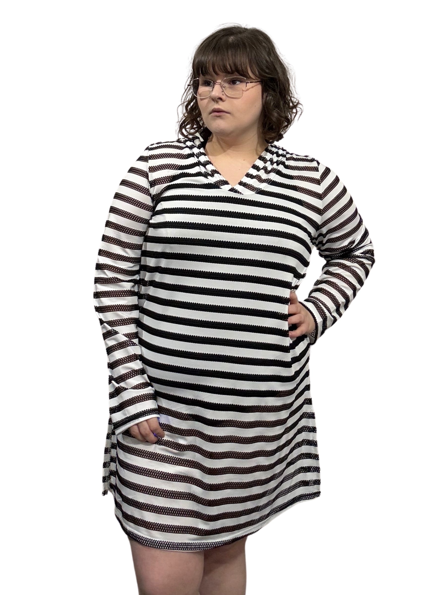 Cache Maillot Fishnet Bay Manche Longue Taille Plus (Noir & Blanc) de Cover Me