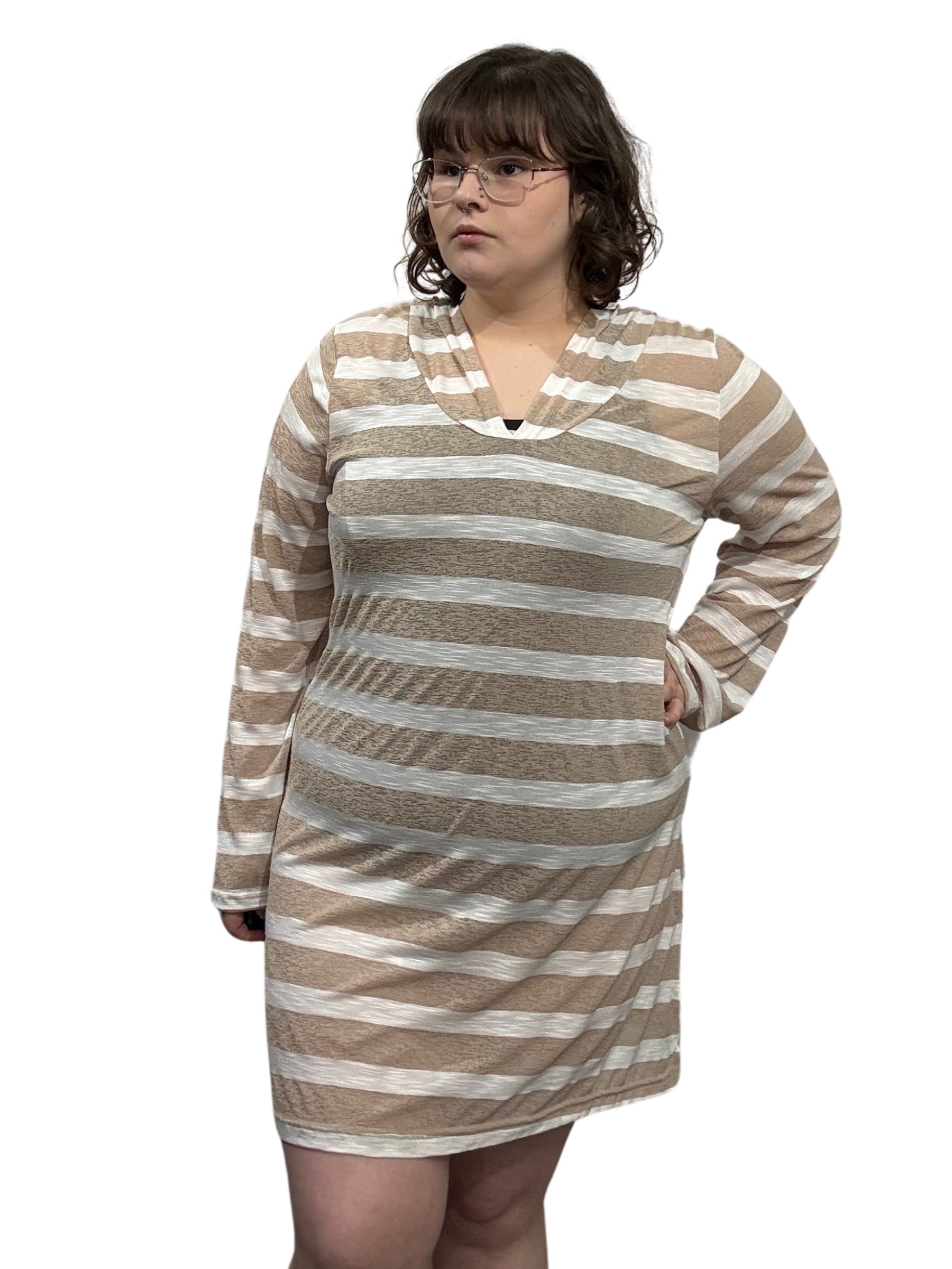 Cache Maillot Nautica Manche Longue Taille Plus (Sable & Blanc) de Cover Me