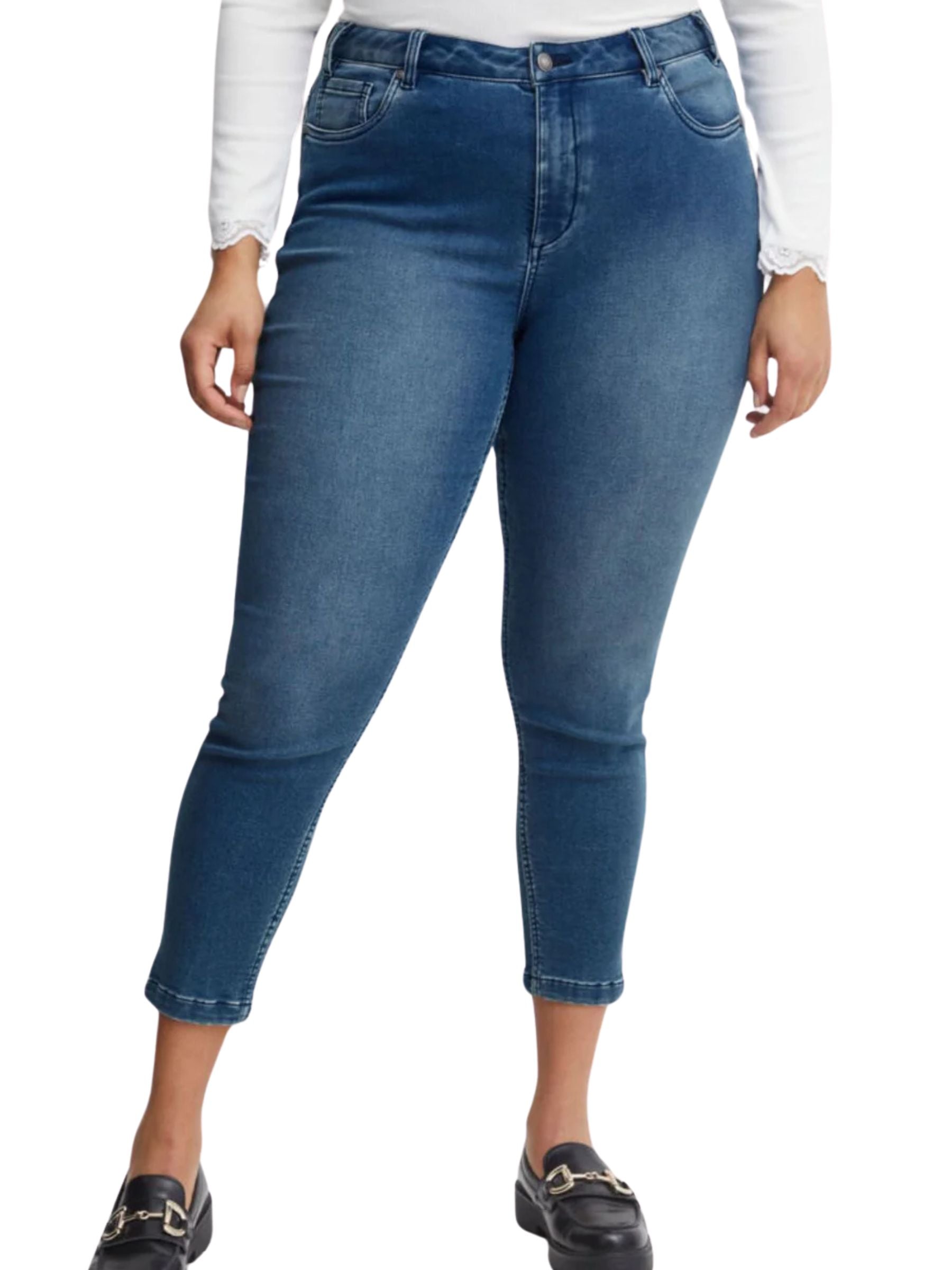 Capri Vilia Tessa in Plus Size Jeans (Sea blue denim) by Fransa