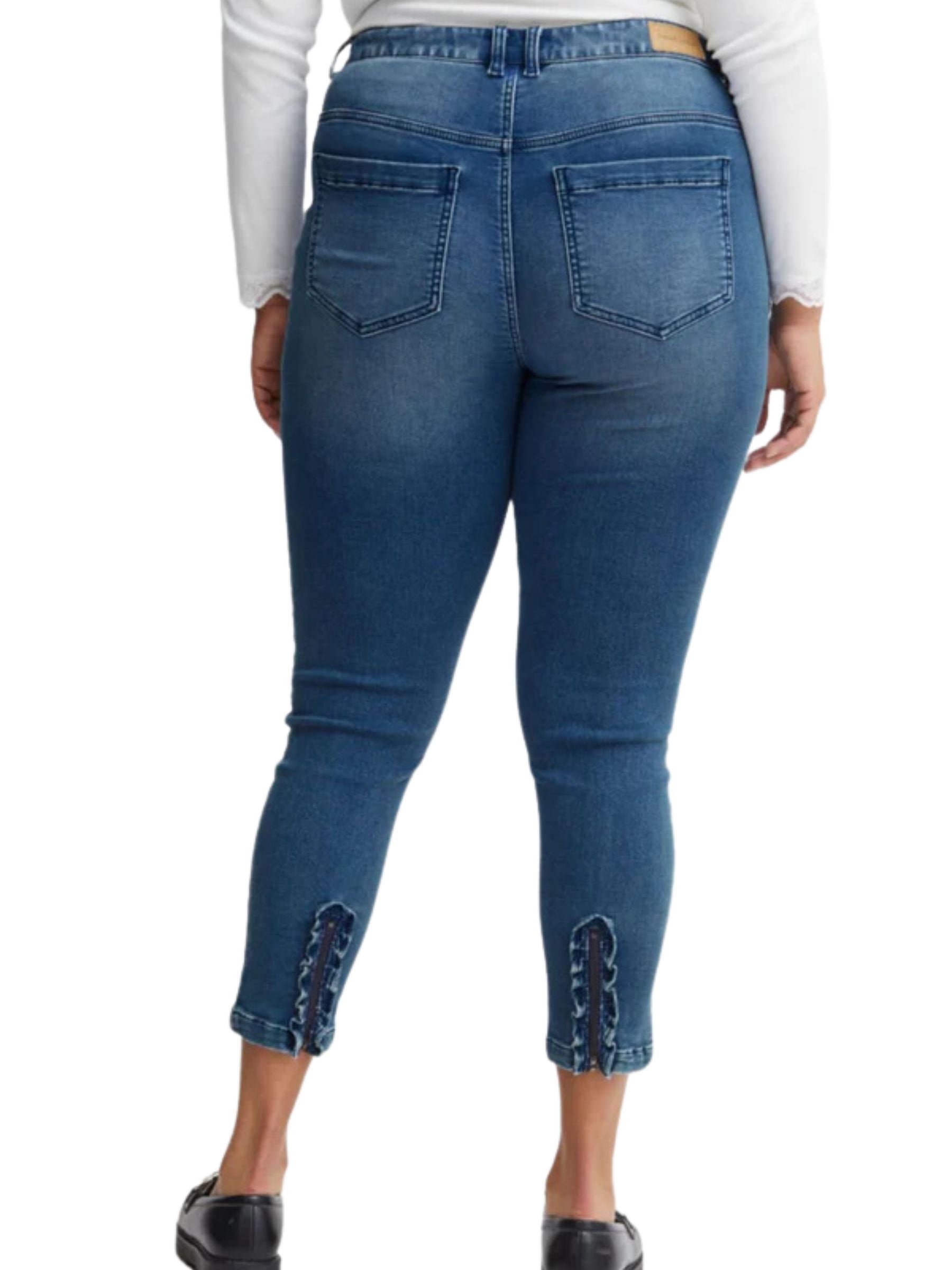 Capri Vilia Tessa in Plus Size Jeans (Sea blue denim) by Fransa