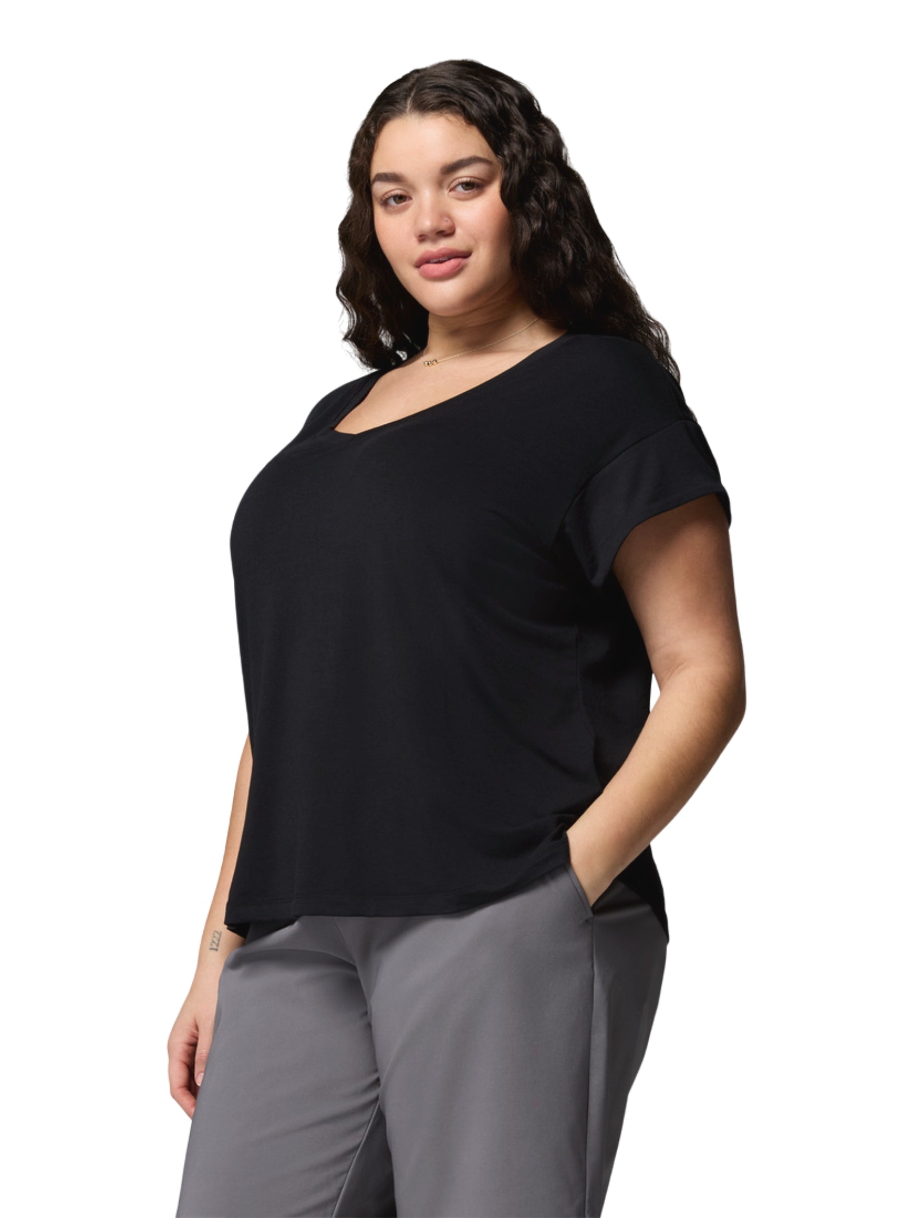 Daniela Falls Plus Size V-Neck T-Shirt - Black
