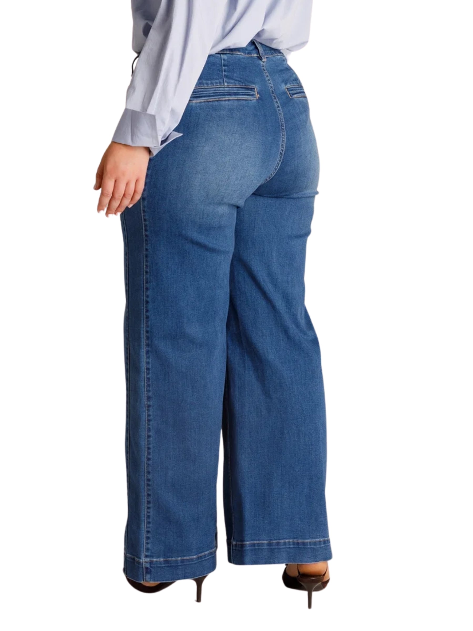 Plus Size Jean with Wide Leg - Dark Stone Wash Denim